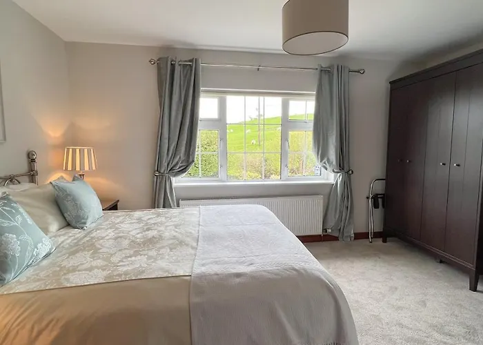 فندق مبيت وإفطار Lurgan House