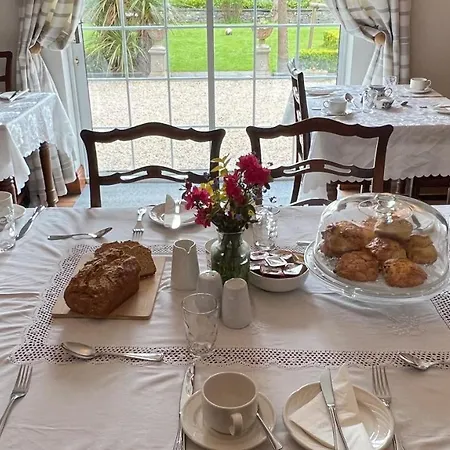 Lurgan House 3*