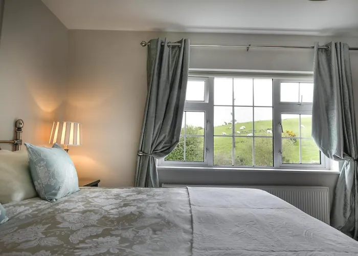 Lurgan House 3*