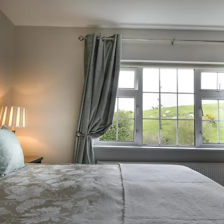 Lurgan House 3*